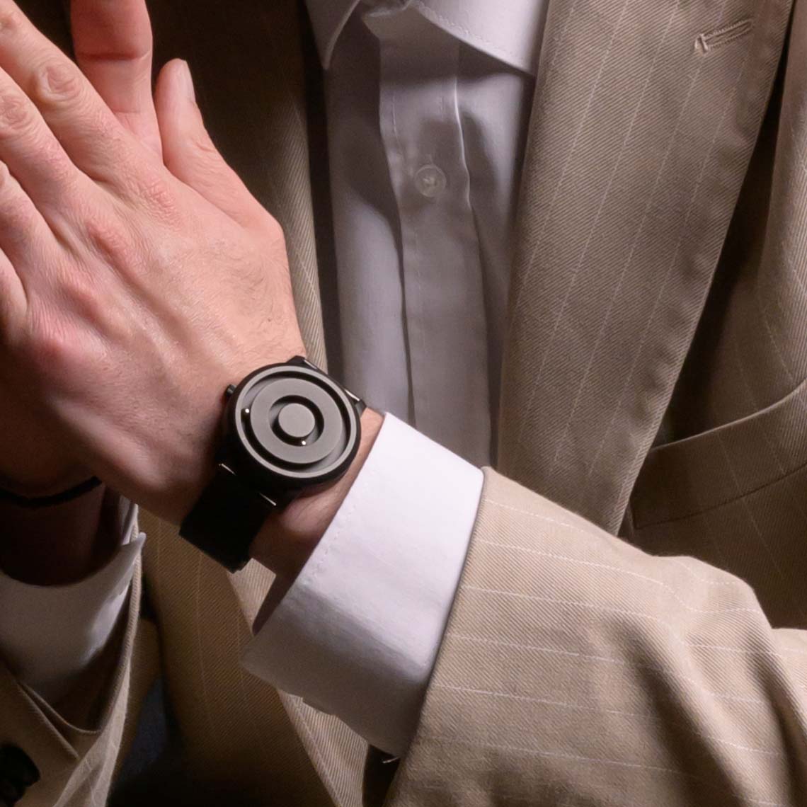 Essential Black - Gravity Watch